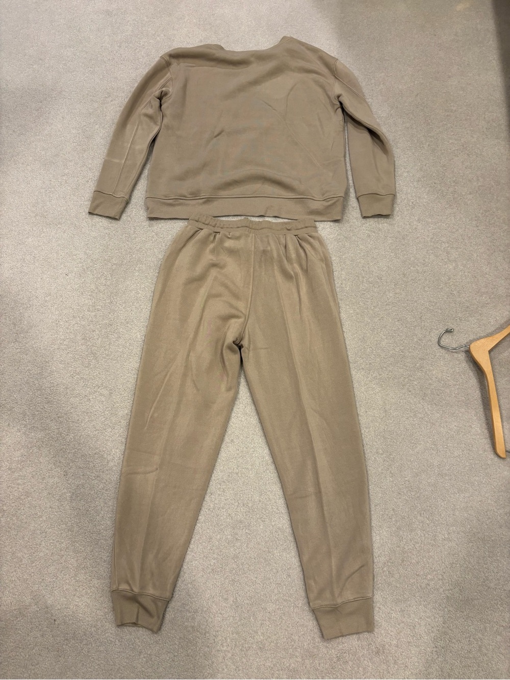 JANE + DELANCEY, Loungewear Set - Sweater & Joggers, sweatsuit, Size M - Picture 2 of 4